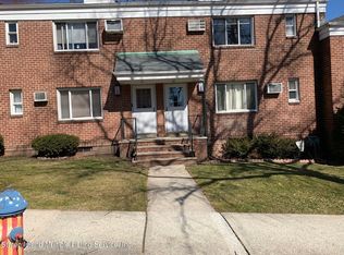 19 Seth Ct #A, Staten Island, NY 10301