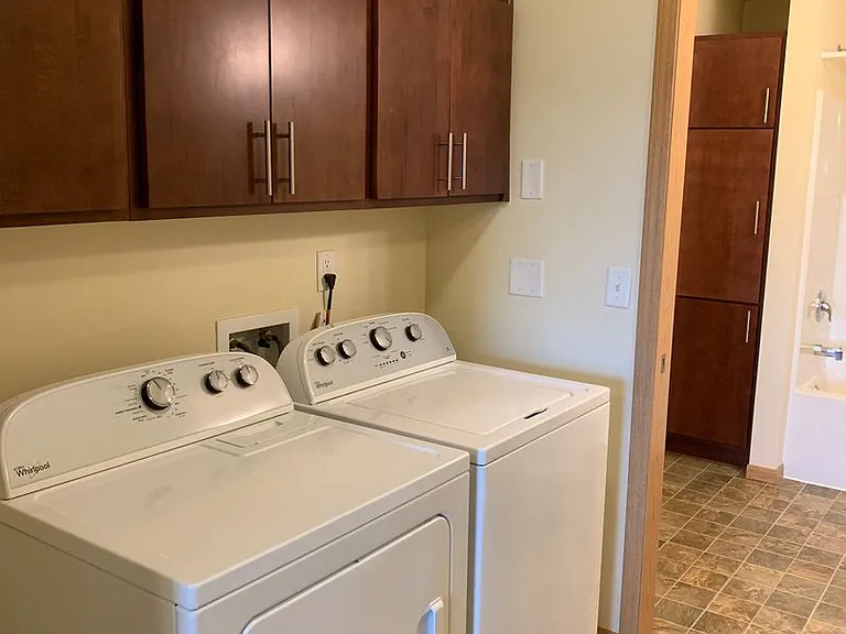 West Lake II Apartments — Photo 28