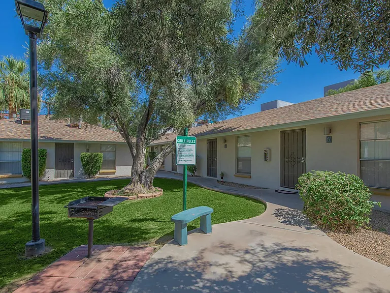 Escondido Apartments — Photo 13