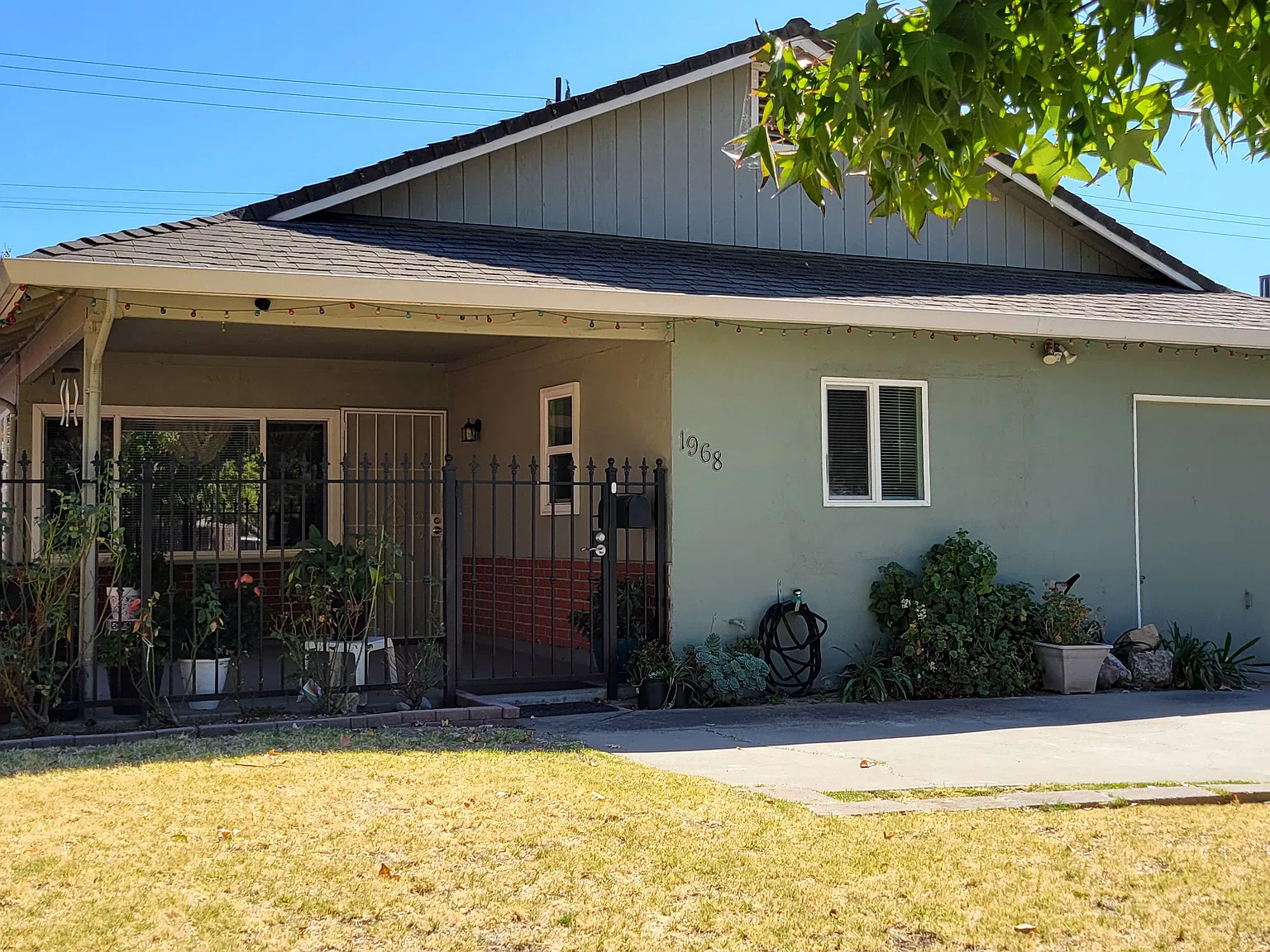 4 bed, 1200 sqft, $2,200 — Photo 1