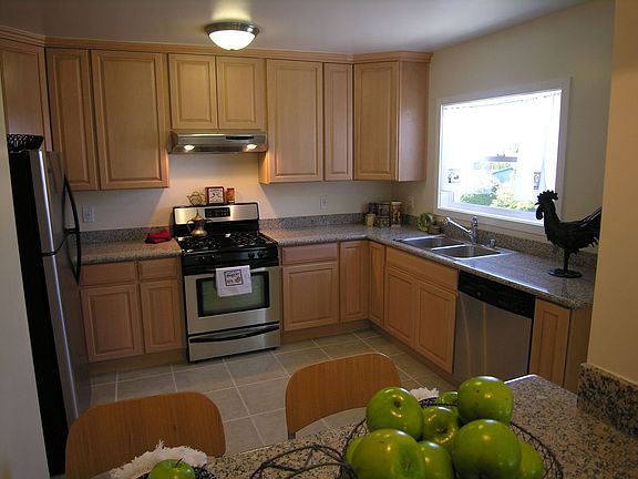 2nd image of 3650 Laurel Ave