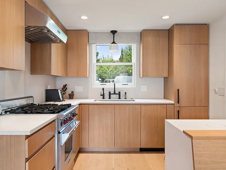 331 W Main St #B — Photo 7