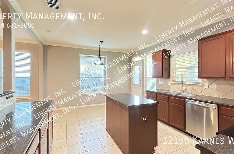 12155 Karnes Way — Photo 11