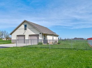 5331 N Pleasant View Ln, Springfield, MO 65803