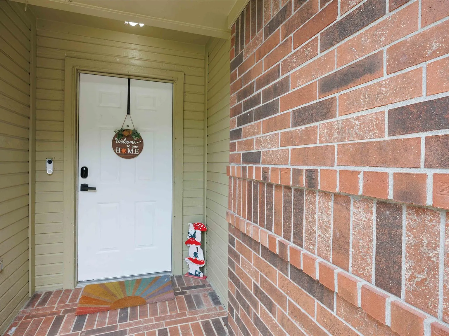 3 bed, 2.0 bath, 1366 sqft, $2,000 — Photo 4
