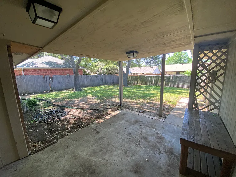 1902 Camellia St — Photo 19