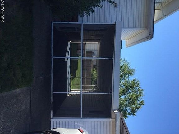 3rd image of 400 Idaho Ave