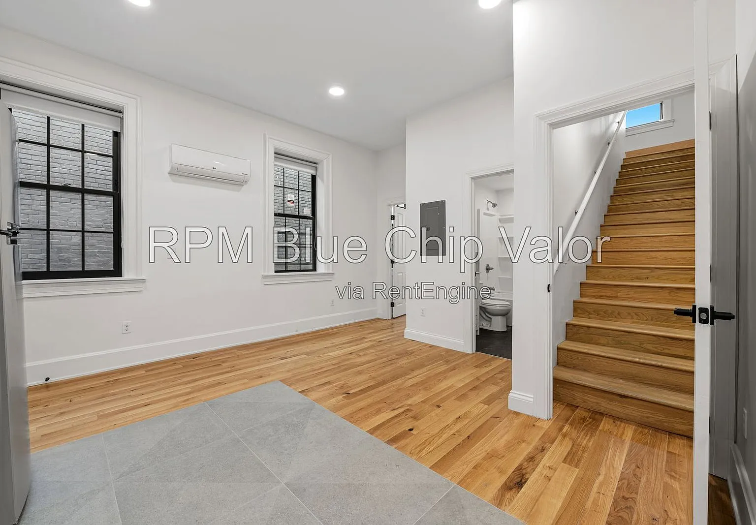 2 bed, 1.0 bath, 704 sqft, $1,200 — Photo 4