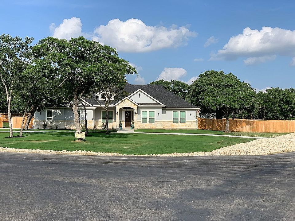 1st image of 177 Hidden Pond Dr