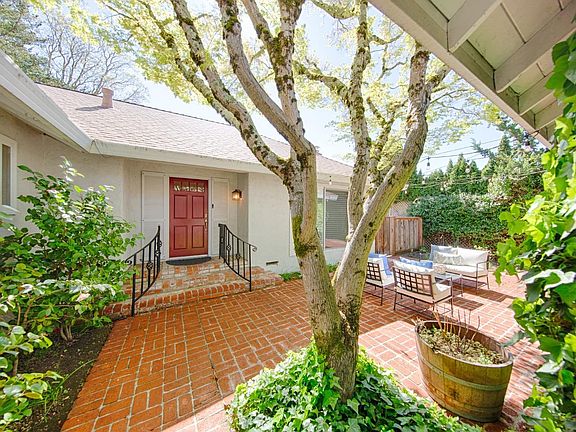 4th image of 568 Este Madera Drive