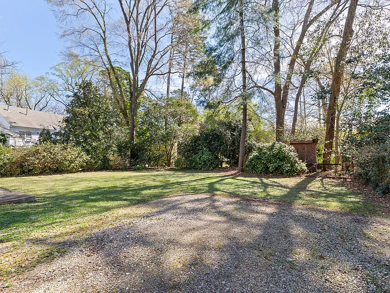 2728 Anderson Dr — Photo 40