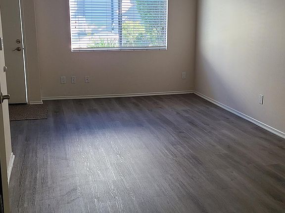 5th image of 55 N Mar Vista Ave APT 3