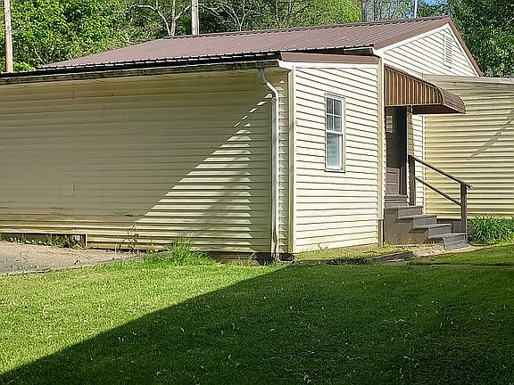 3 car garage/workshop