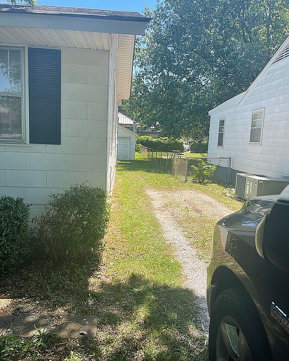 Driveway to detached garage