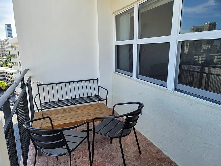 401 Golden Isles Dr #1114 — Photo 27