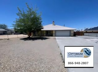13458 Navajo Rd, Apple Valley, CA 92308