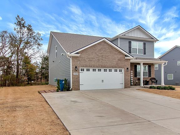 3rd image of 1049 Altavista Ln