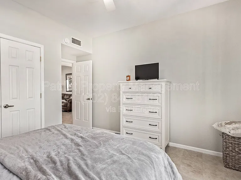 9711 E Mountain View Rd #1502 — Photo 2