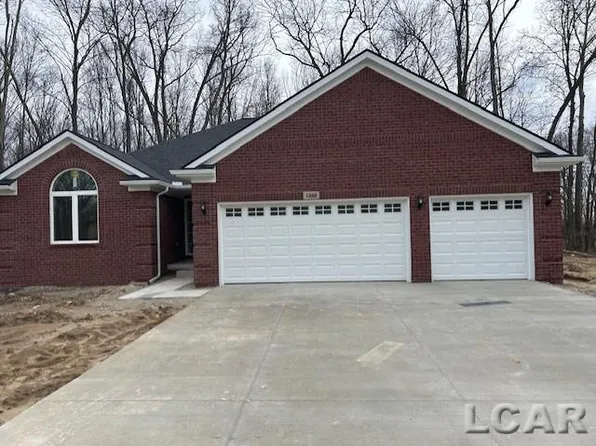 1068 Preservation Dr, Tecumseh, MI 49286