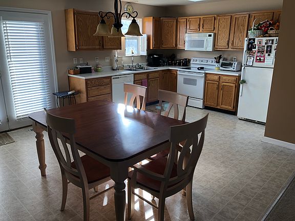 4th image of 2928 Creekside Dr
