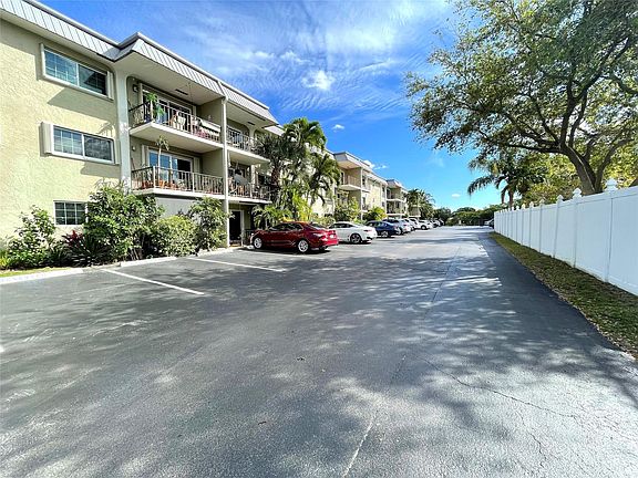 2nd image of 3000 NE 5 Terrace #105-A