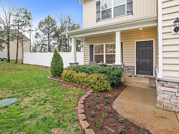 4th image of 805 Silverhill Dr