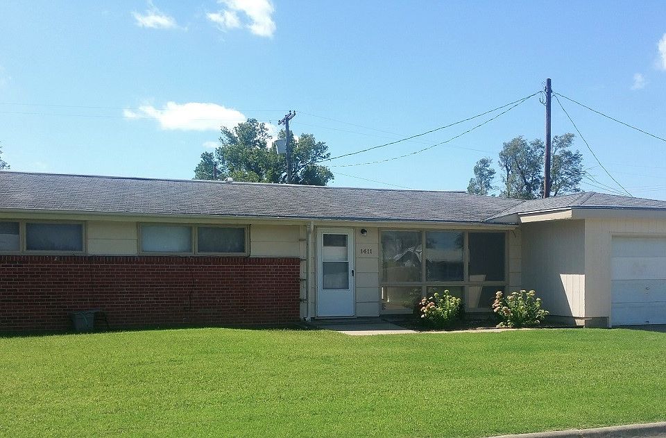 1st image of 1411 Crescent Dr