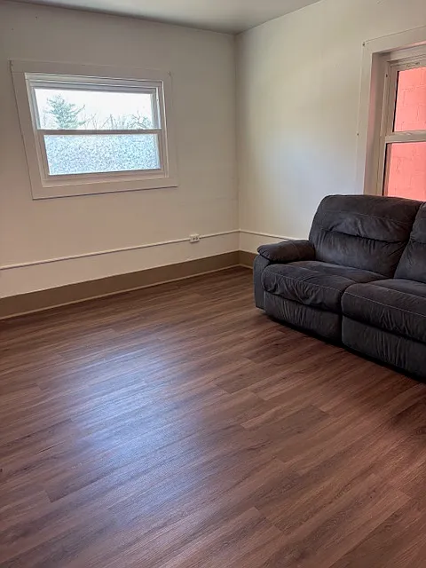105 Forest St — Photo 4