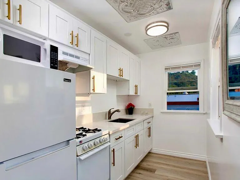 310 Pasadena Ave #9 — Photo 10