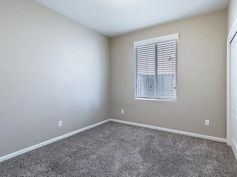 3475 Bellaire Ave — Photo 16