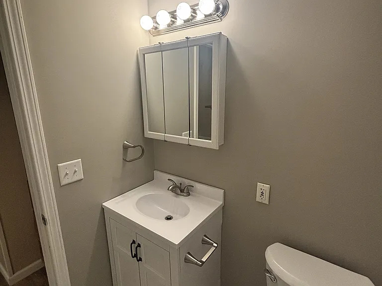 Westwood Apartments — Photo 16