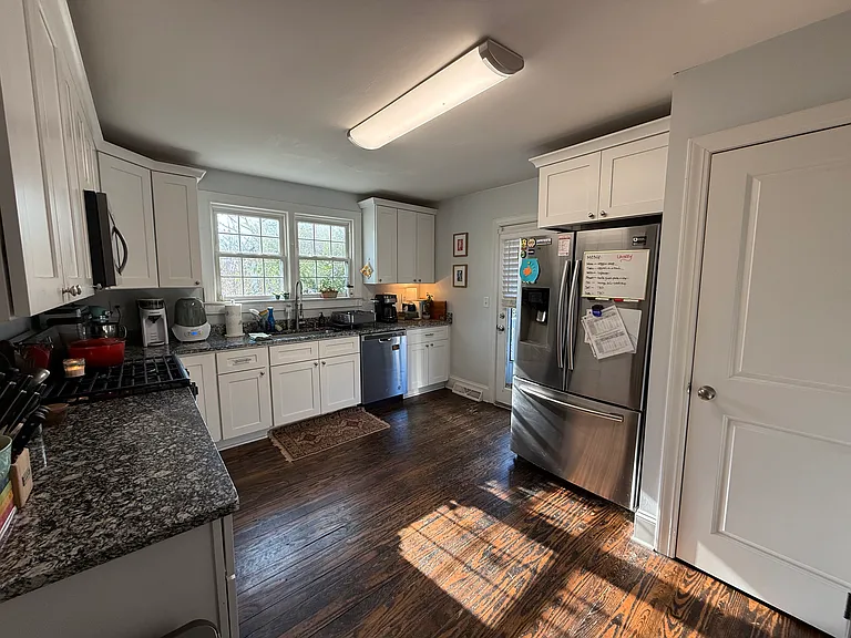 7 Ashford Ave — Photo 5