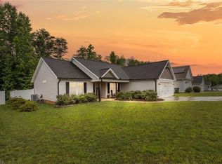 111 Brooke Ridge Dr, Thomasville, NC 27360