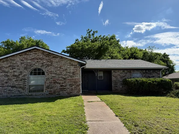5901 Stardust Dr S, Watauga, TX 76148