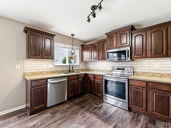 3rd image of 313 Mahalo Dr