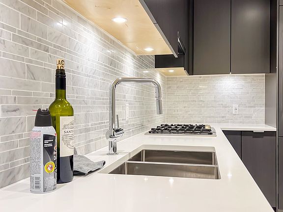 5th image of 9233 Odlin Rd #115