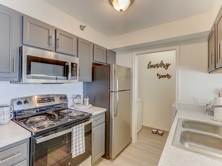 Americana Lakewood Apartments — Photo 42