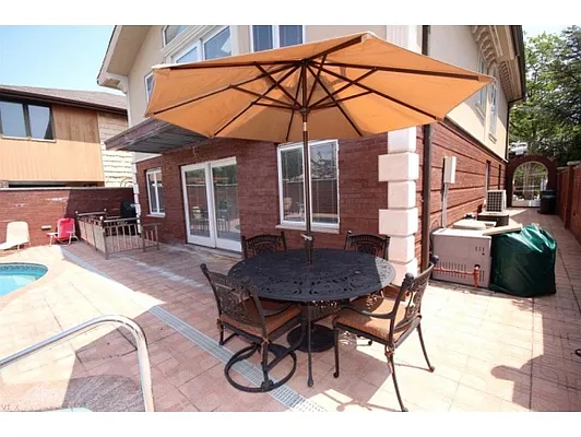 Sold by Bergen Basin Real Estate | media 28
