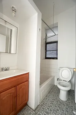 Rented by BRICK & GALO REALTY CORP | media 16