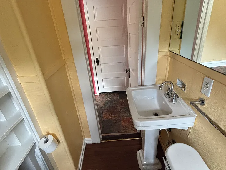 422 King George Ave SW #3 — Photo 20