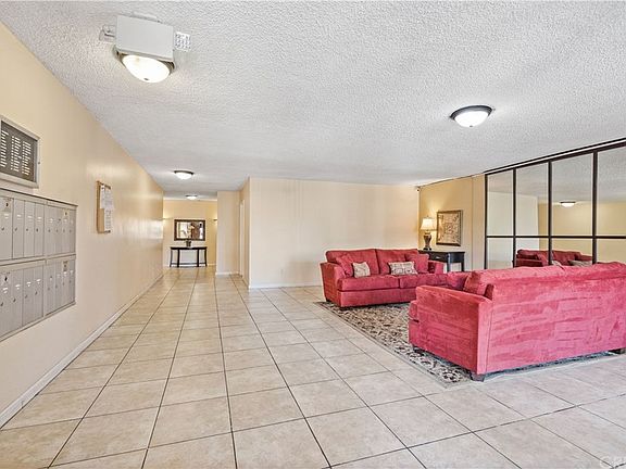 4th image of 5339 Newcastle Ave Unit 312