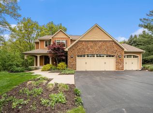 5254 Canyon River Dr NE, Ada, MI
