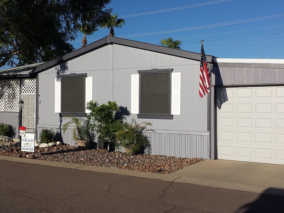 Dblewide 2 car garage/porch