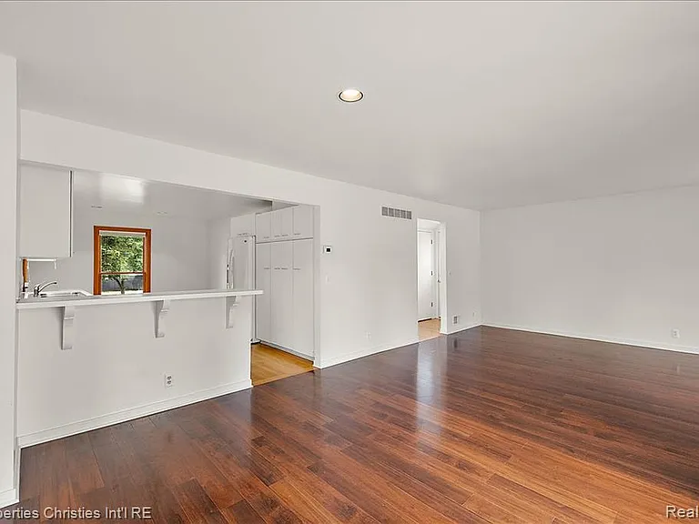 2635 Dorchester Rd — Photo 15