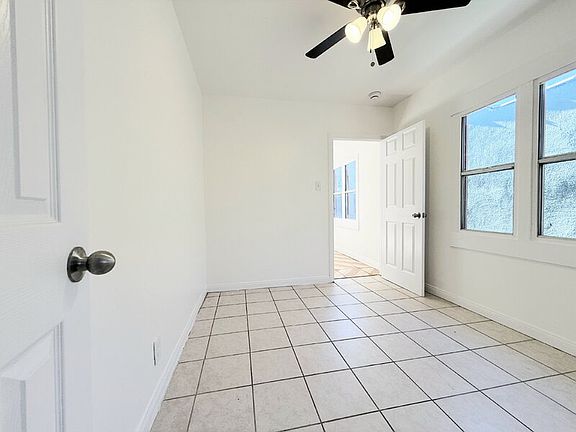 5th image of 727 E 81st St