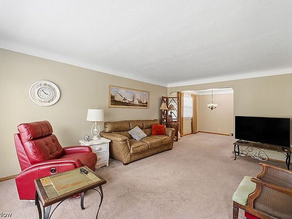 2nd image of 10821 Woodview Blvd