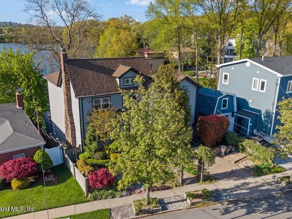 121 Windermere Rd, Staten Island, NY 10305