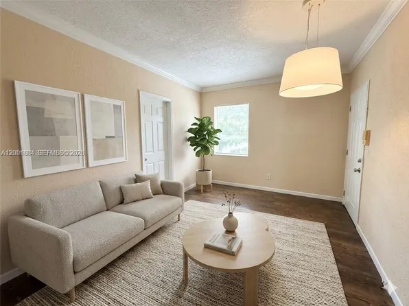 620 84th St APT 25, Miami Beach, FL 33141