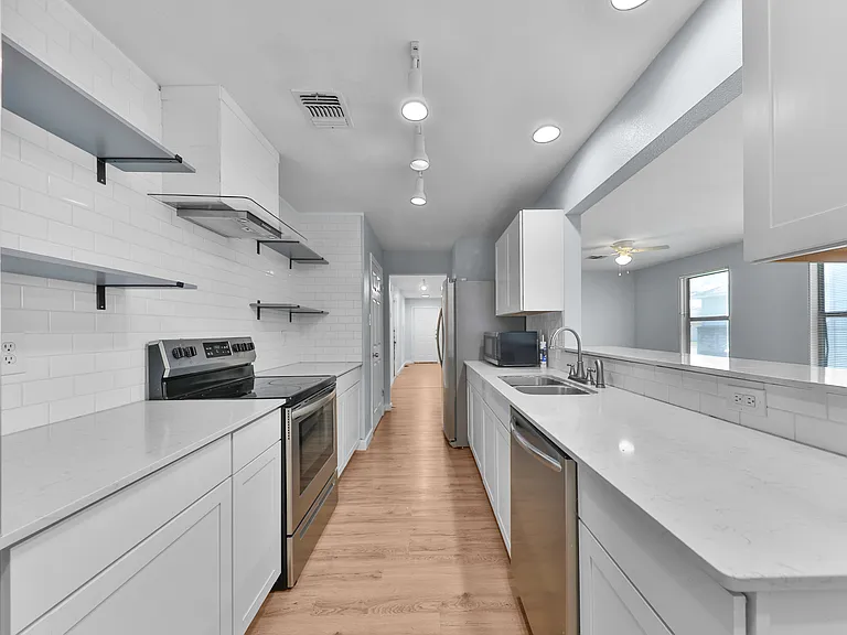 13020 Oconnor Cv #1 — Photo 8