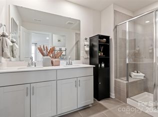 4229 Summit Woods Dr, Charlotte, NC 28216